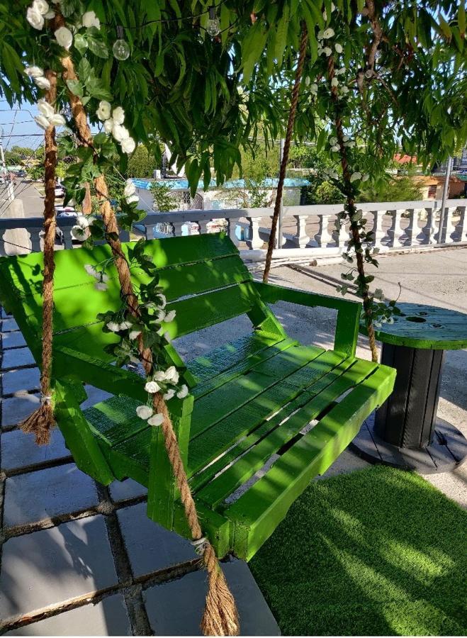 Blue Royalty Bed and Breakfast Portmore Εξωτερικό φωτογραφία