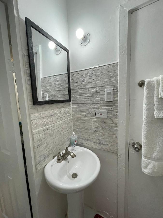 Blue Royalty Bed and Breakfast Portmore Εξωτερικό φωτογραφία