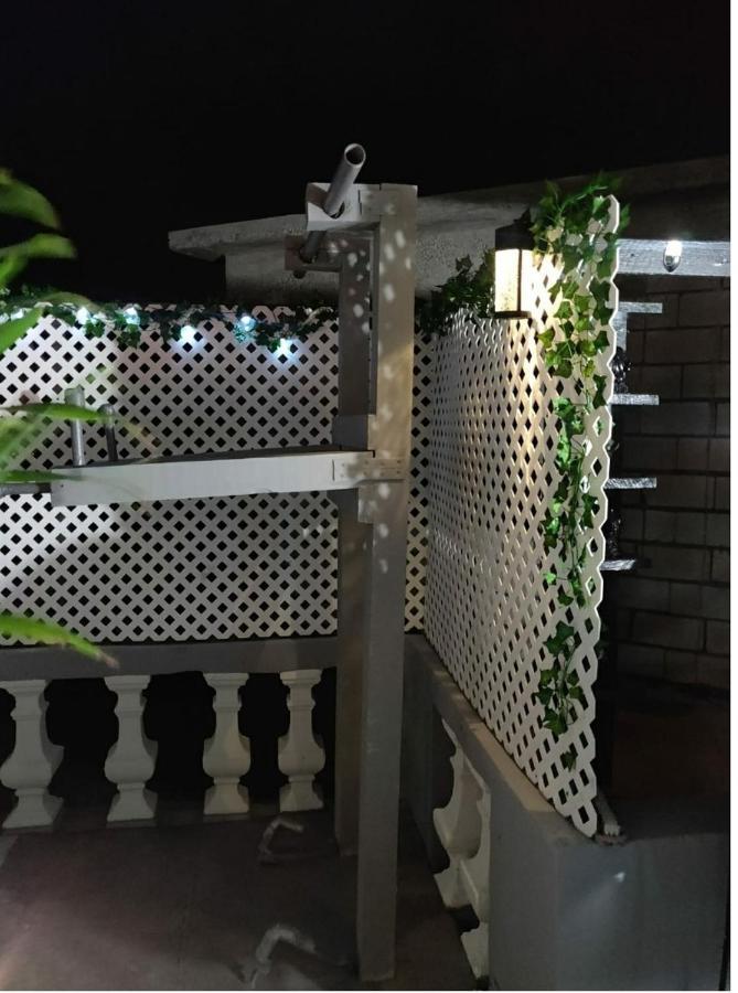 Blue Royalty Bed and Breakfast Portmore Εξωτερικό φωτογραφία